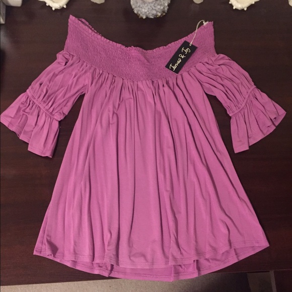 Light Violet Off-the-Shoulder Flowy Top - Picture 5 of 5